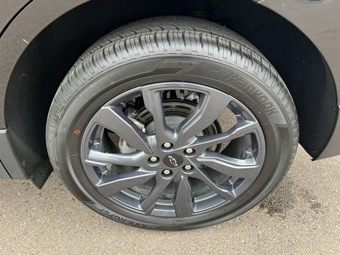 Used 2024 Chevrolet Equinox RS w/ RS Leather Package image 12