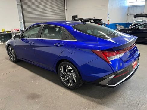 Used 2024 Hyundai Elantra Limited FWD image 5