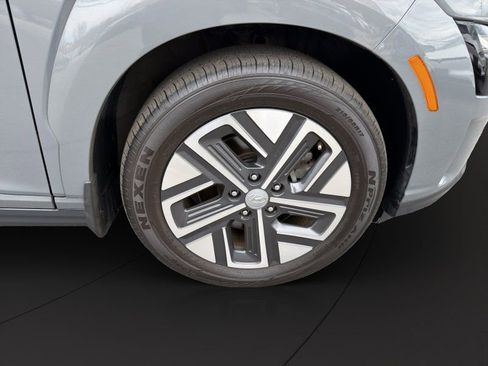Used 2023 Hyundai Kona SE FWD image 24
