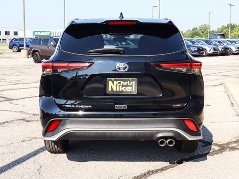 Used 2024 Toyota Highlander XSE image 5