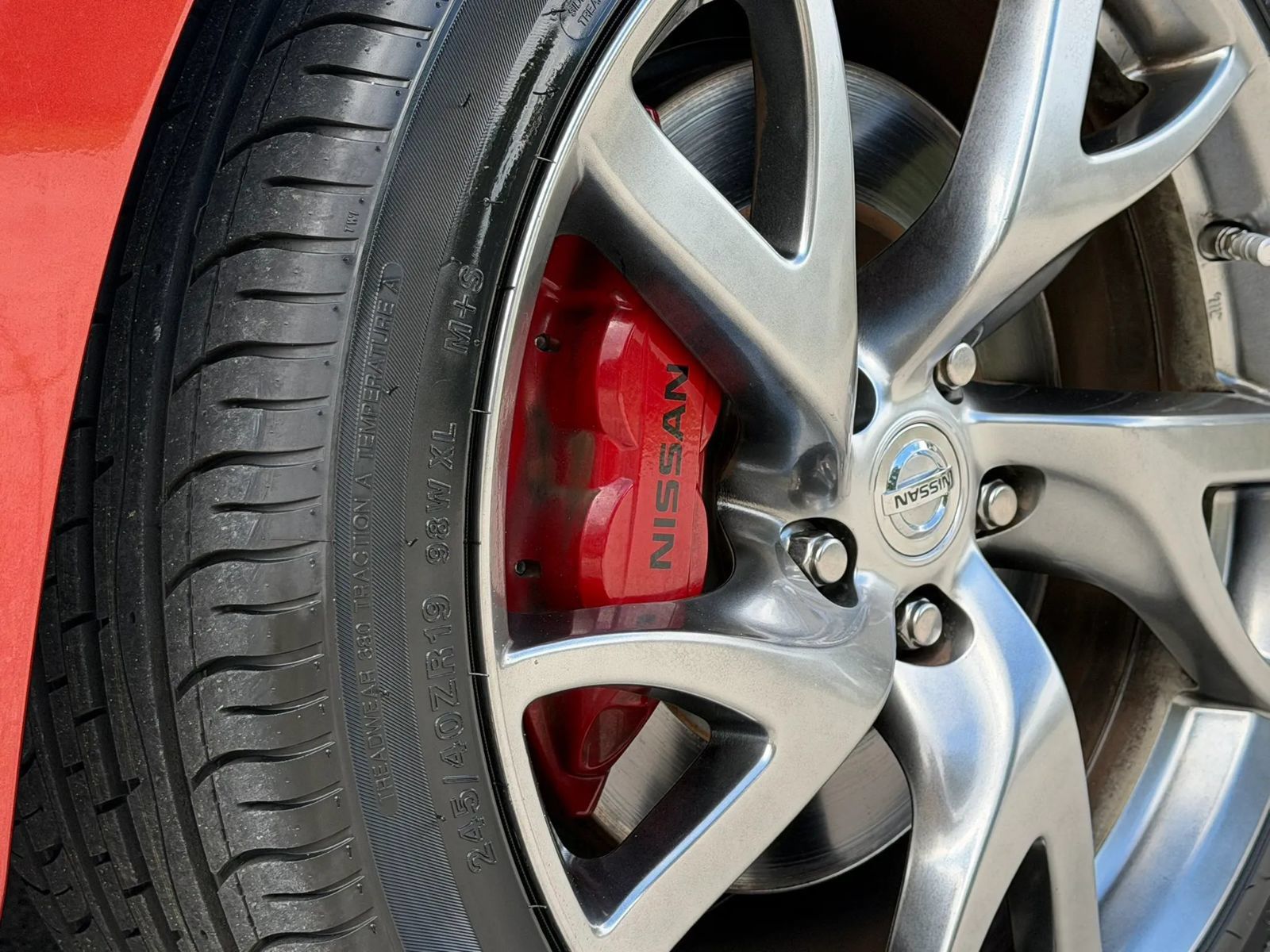 Used 2014 Nissan 370Z Touring w/ Sport Package RWD image 13