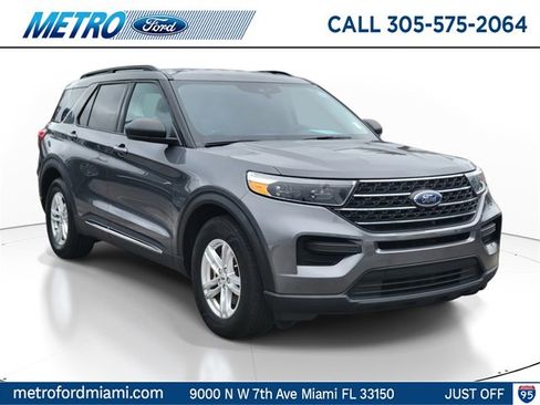 Certified 2022 Ford Explorer XLT image 1