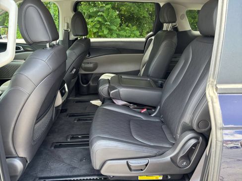 Used 2026 Kia Carnival FWD image 22