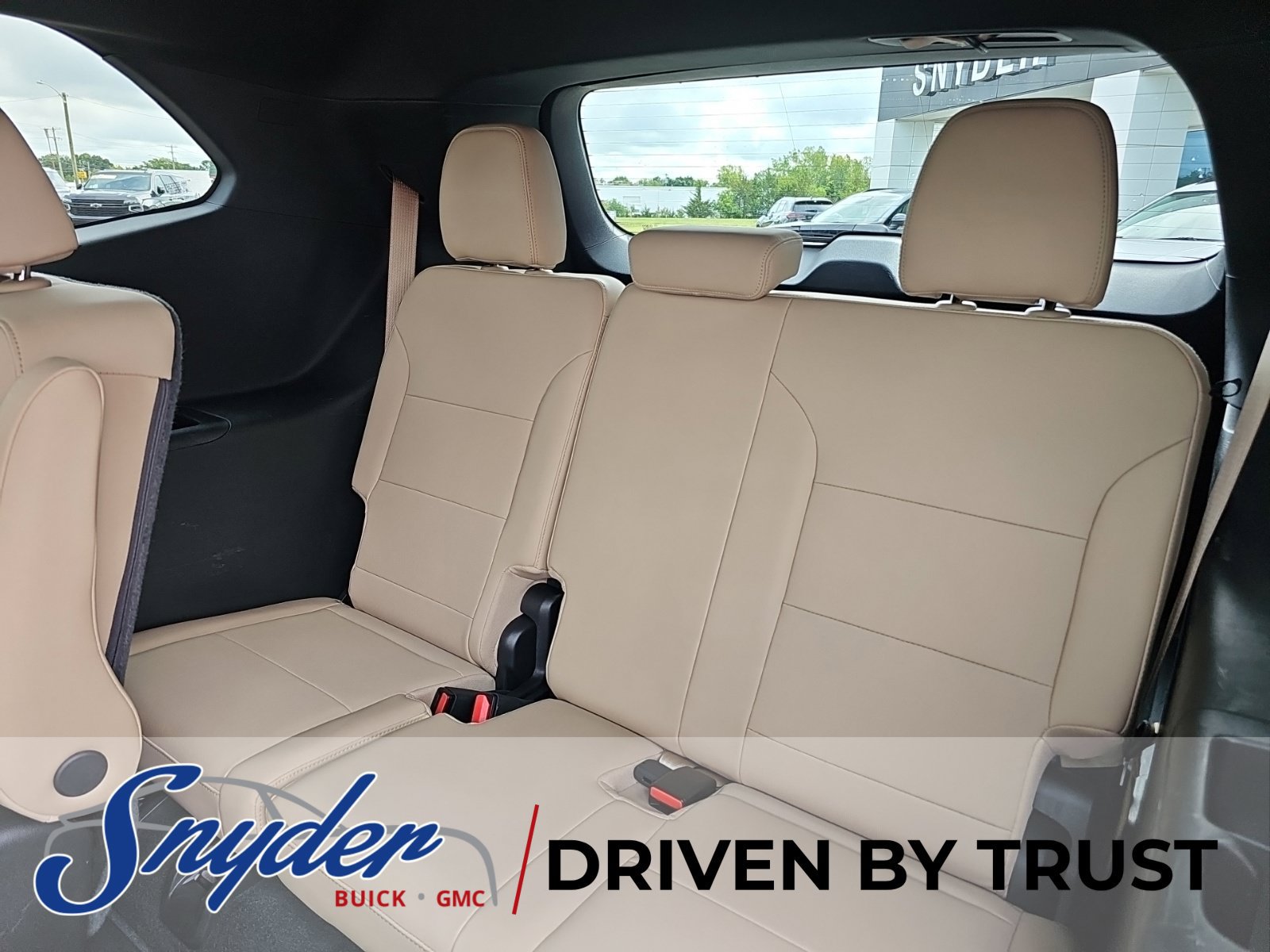 Used 2025 Buick Enclave Preferred w/ Super Cruise Package FWD image 23