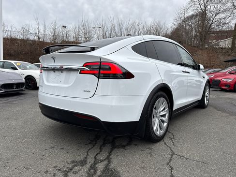 Used 2016 Tesla Model X 60D image 17