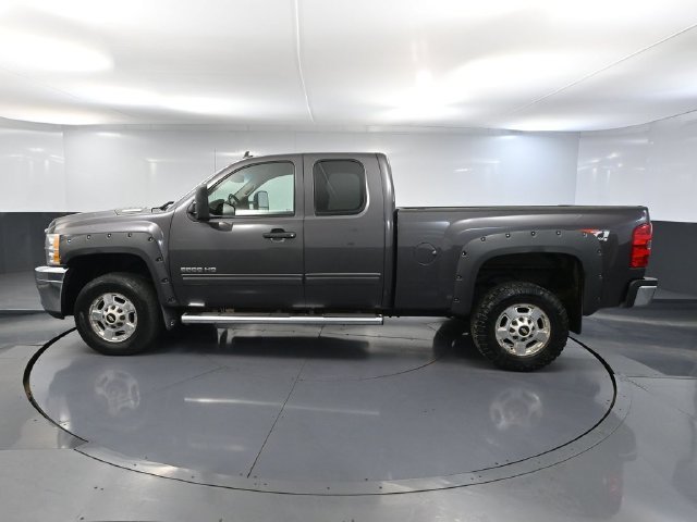 Used 2011 Chevrolet Silverado 2500 LT w/ Interior Plus Package AWD/4WD image 6