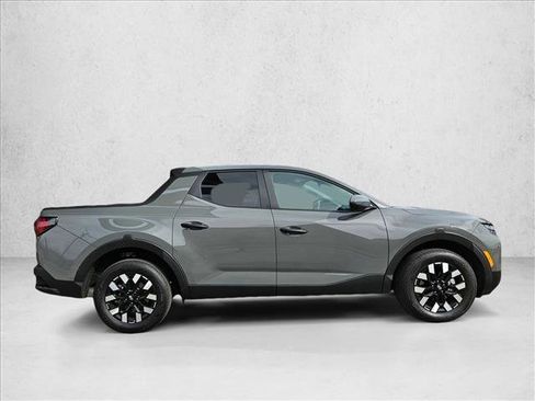 Certified 2025 Hyundai Santa Cruz SE image 4