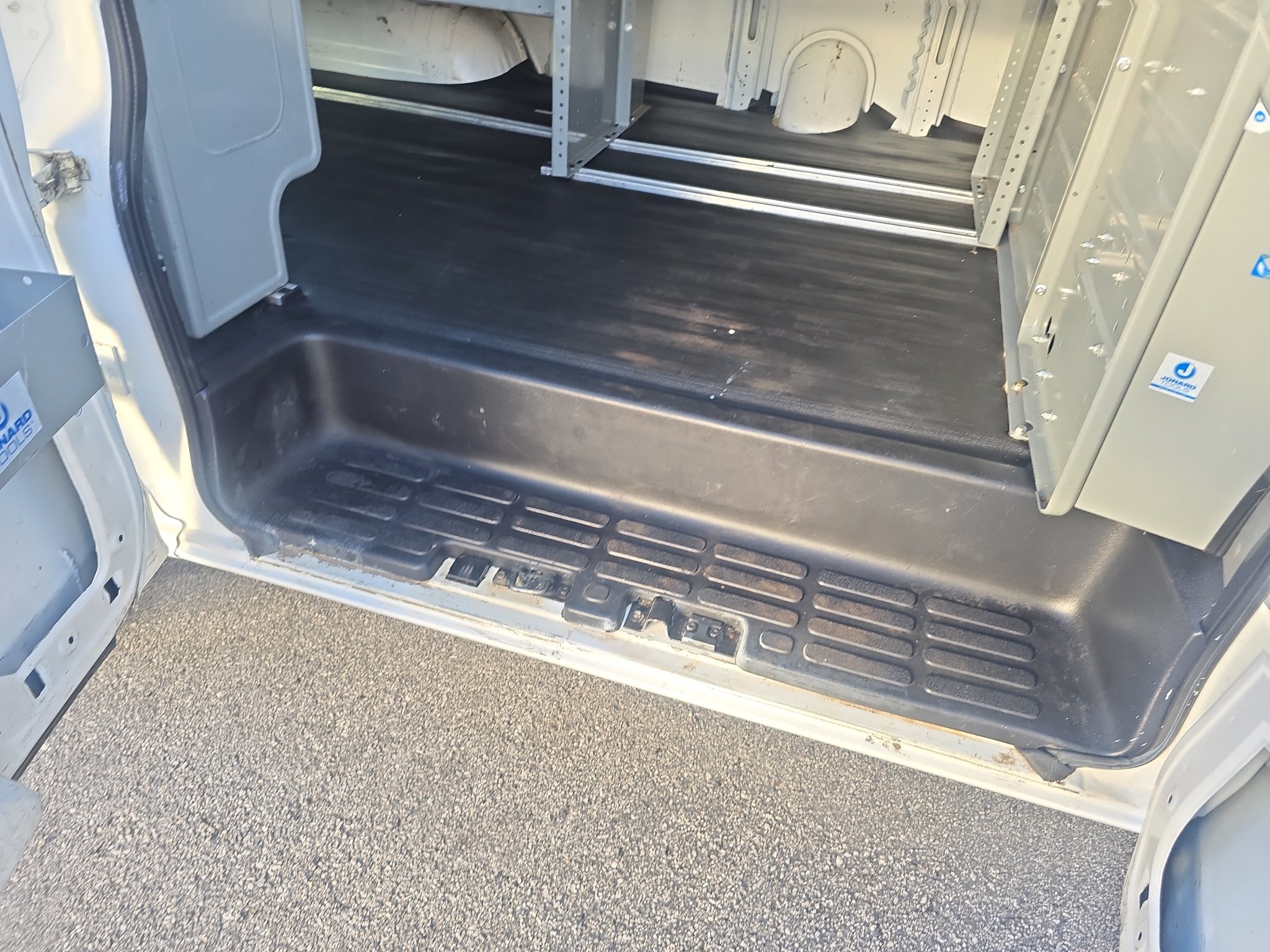 Used 2016 Chevrolet Express 2500 RWD image 11