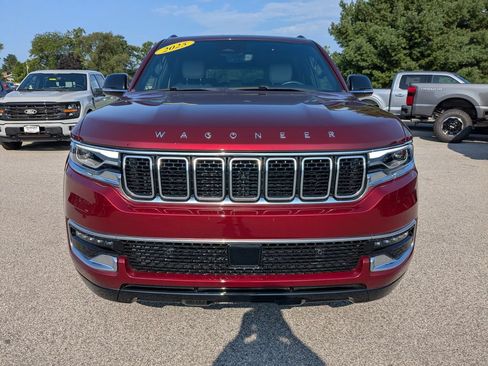 Used 2025 Jeep Wagoneer L 4WD image 2