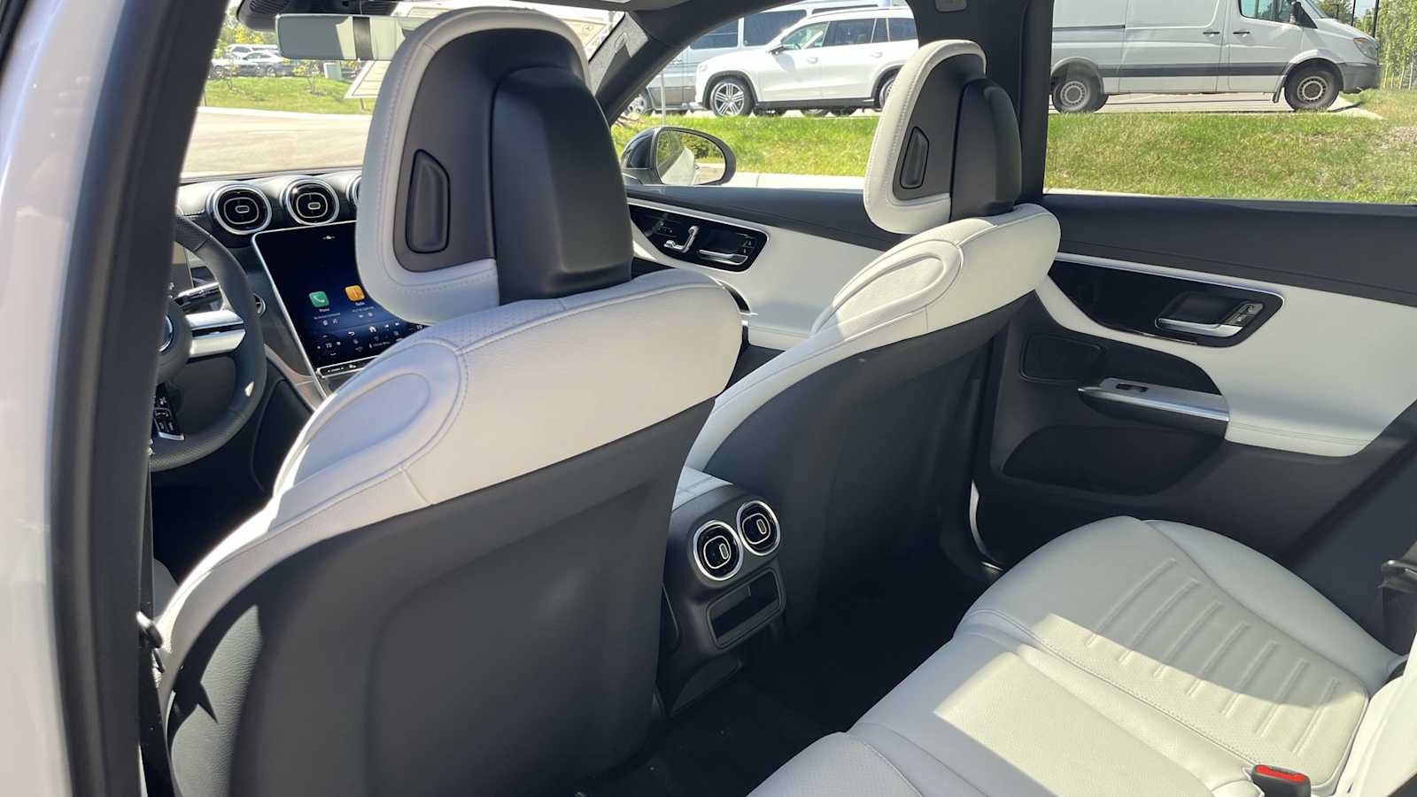 Used 2027 Mercedes-Benz GLC 300 4MATIC image 30