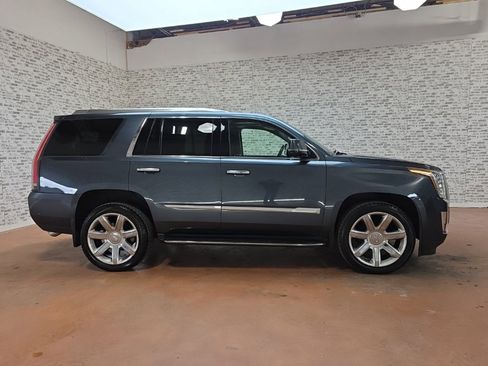 Used 2020 Cadillac Escalade Luxury image 6