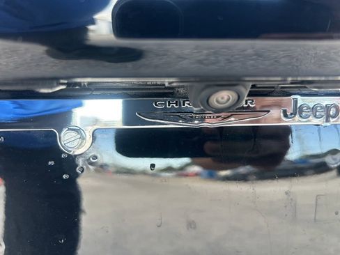 Used 2018 Chevrolet Camaro LT image 21