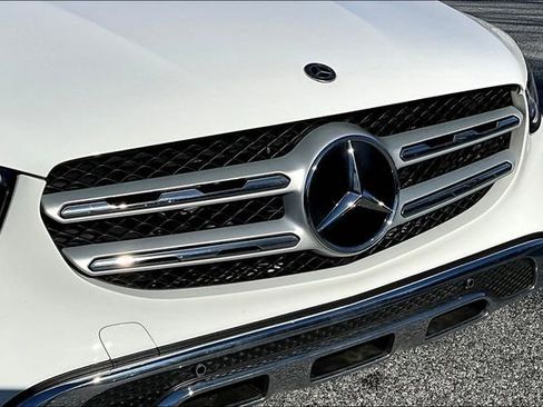 Used 2022 Mercedes-Benz GLC 300 4MATIC image 5