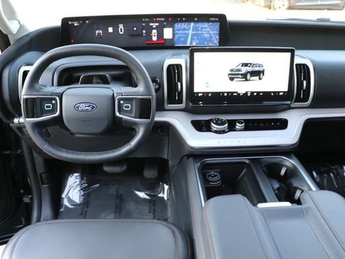 Used 2025 Ford Expedition Active AWD/4WD image 18