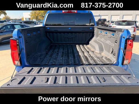 Used 2025 Chevrolet Colorado ZR2 w/ Technology Package image 28