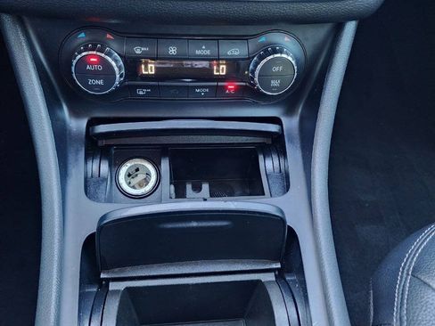 Used 2015 Mercedes-Benz GLA 250 4MATIC image 39