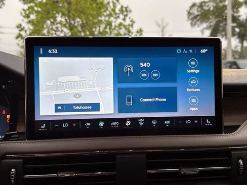 Used 2023 Lincoln Corsair Reserve w/ Jet Appearance Package image 22