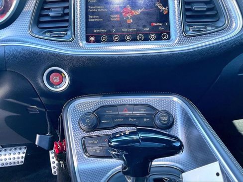 Used 2017 Dodge Challenger SRT Hellcat image 31