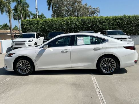 Certified 2024 Lexus ES 300h w/ Technology Package FWD image 4