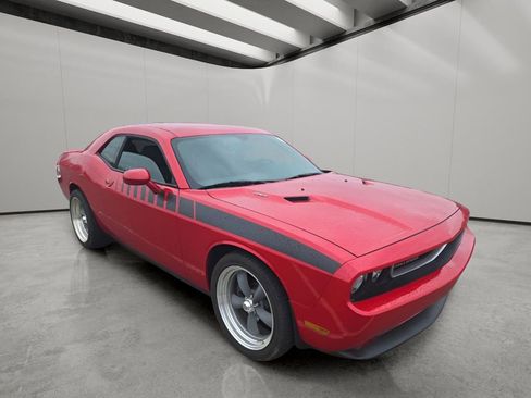 Used 2012 Dodge Challenger R/T image 5