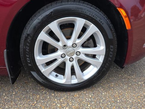 Used 2016 Chrysler 200 Limited w/ Anniversary Edition FWD image 11