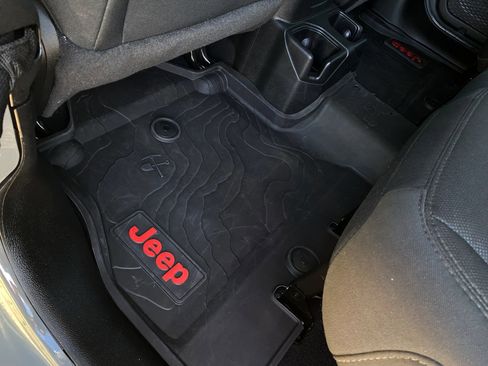 Used 2022 Jeep Wrangler Unlimited Sport image 30