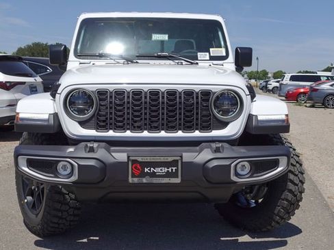 New 2025 Jeep Gladiator Sport image 2