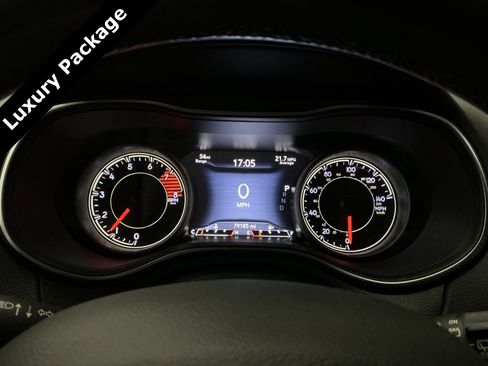 Used 2019 Jeep Cherokee Limited w/ Luxury Group image 20