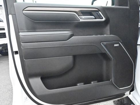 Used 2025 Chevrolet Silverado 1500 RST w/ Convenience Package II image 27