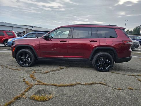 Used 2023 Jeep Grand Cherokee L Laredo AWD/4WD image 5