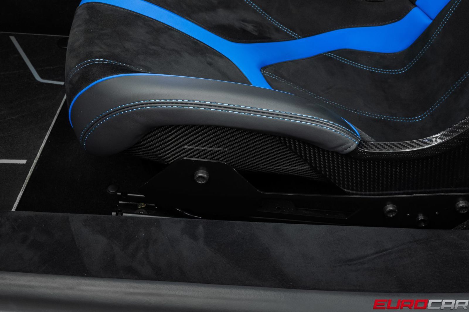 Used 2022 Lamborghini Huracan STO RWD image 50