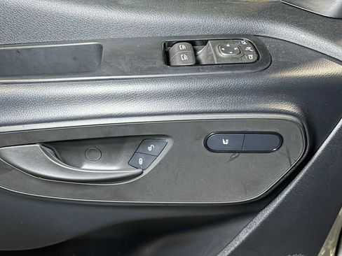 Used 2025 Mercedes-Benz Sprinter 2500 image 18
