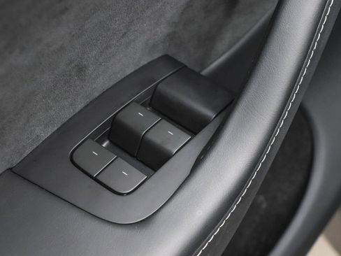 Used 2024 Tesla Model Y Long Range image 13