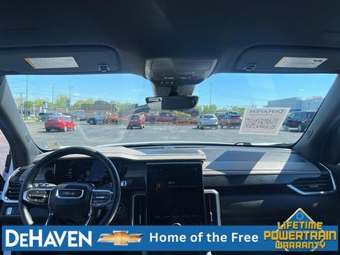 Used 2026 GMC Acadia Elevation w/ Elevation Premium Package FWD image 20