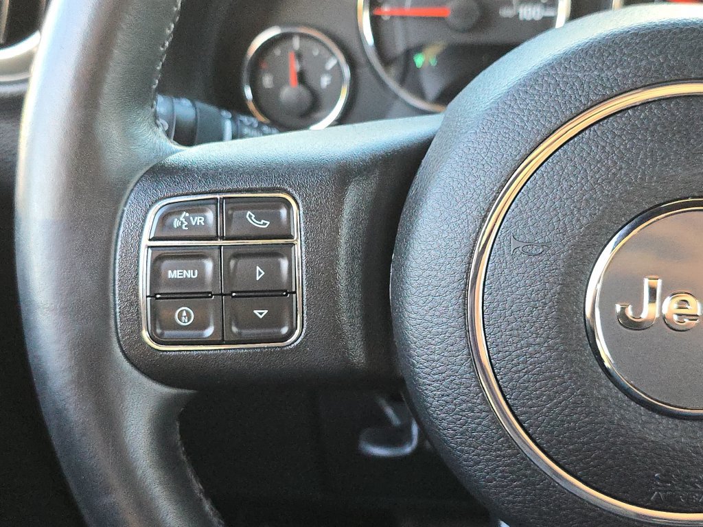 Used 2015 Jeep Wrangler Unlimited Sahara w/ Connectivity Group AWD/4WD image 23