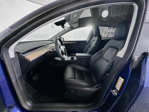 Used 2024 Tesla Model Y Long Range AWD/4WD image 13