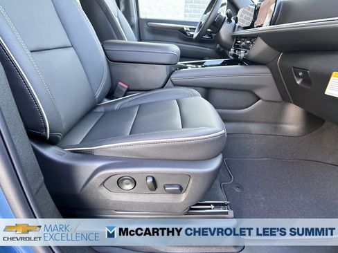 New 2026 Chevrolet Suburban Premier image 54