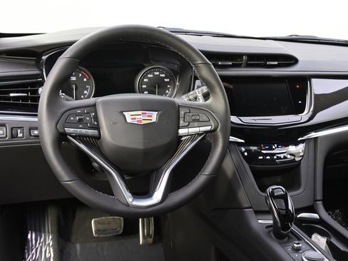 Certified 2025 Cadillac XT6 Sport w/ Technology Package image 12