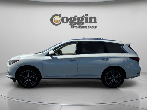 Used 2018 INFINITI QX60 Luxe w/ Deluxe Technology Package image 3