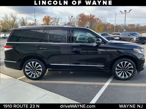Certified 2023 Lincoln Navigator Reserve image 8