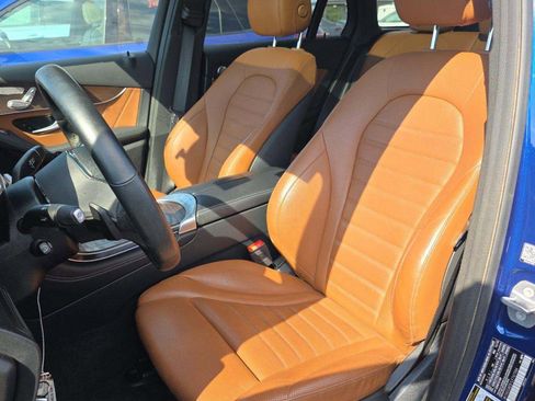 Used 2020 Mercedes-Benz GLC 300 4MATIC image 4