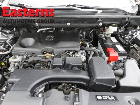Used 2022 Toyota RAV4 LE image 7