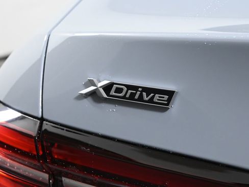 New 2026 BMW 530i xDrive w/ M Sport Package image 40