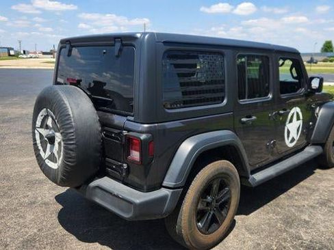 Used 2019 Jeep Wrangler Unlimited Sport w/ Dual Top Group AWD/4WD image 5