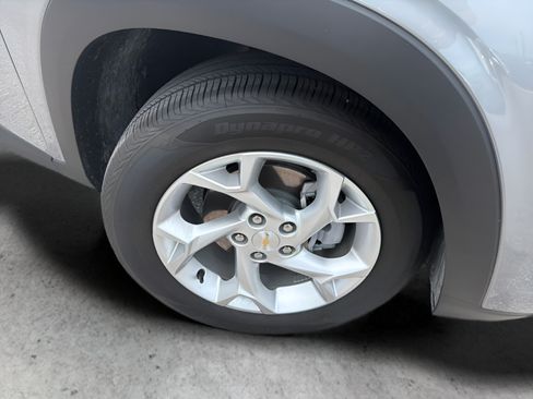 Used 2026 Chevrolet Trax LS w/ LS Convenience Package FWD image 47