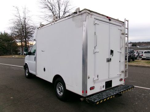 Used 2020 GMC Savana 3500 Work Van w/ Power Convenience Package image 3