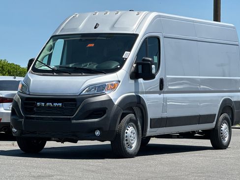 New 2026 RAM ProMaster 2500 w/ Convenience Group FWD image 8