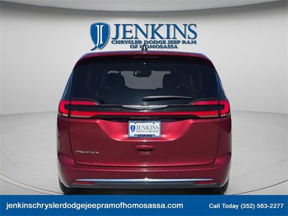 Used 2023 Chrysler Pacifica Touring-L