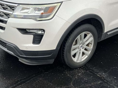 Certified 2018 Ford Explorer XLT w/ Equipment Group 202A AWD/4WD image 4