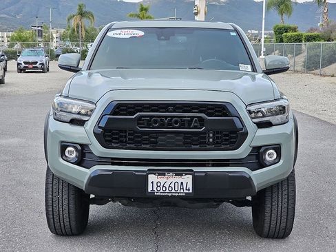 Used 2022 Toyota Tacoma TRD Off-Road w/ TRD Premium Off Road Package AWD/4WD image 7